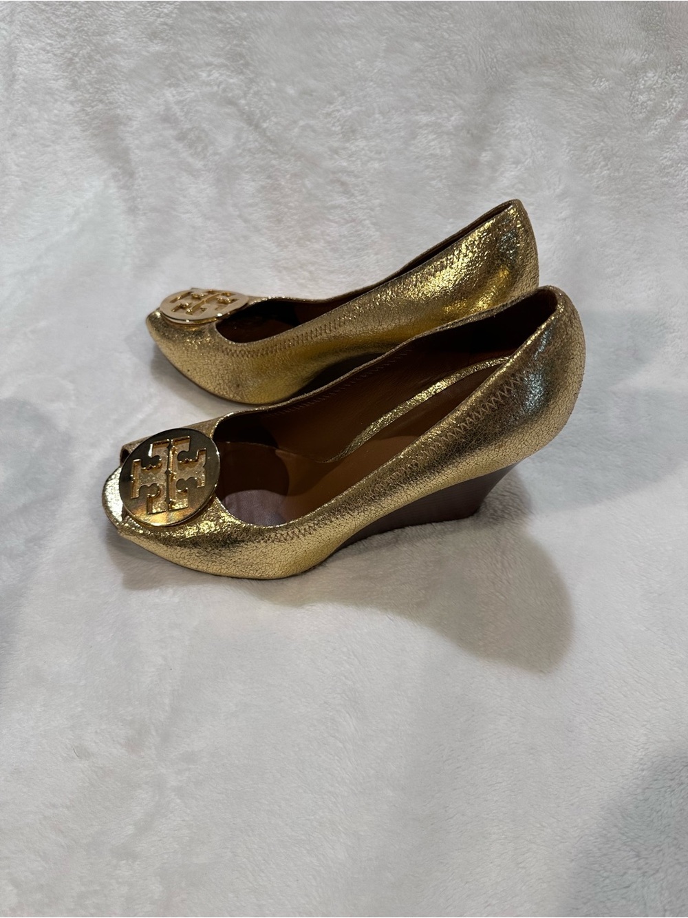 Tory Burch Metallic Gold Peep-Toe Logo Pumps - Picture 2 of 4